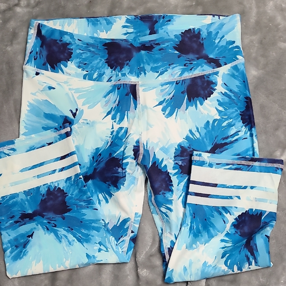 Fabletics Blue and White Floral Cropped Pants